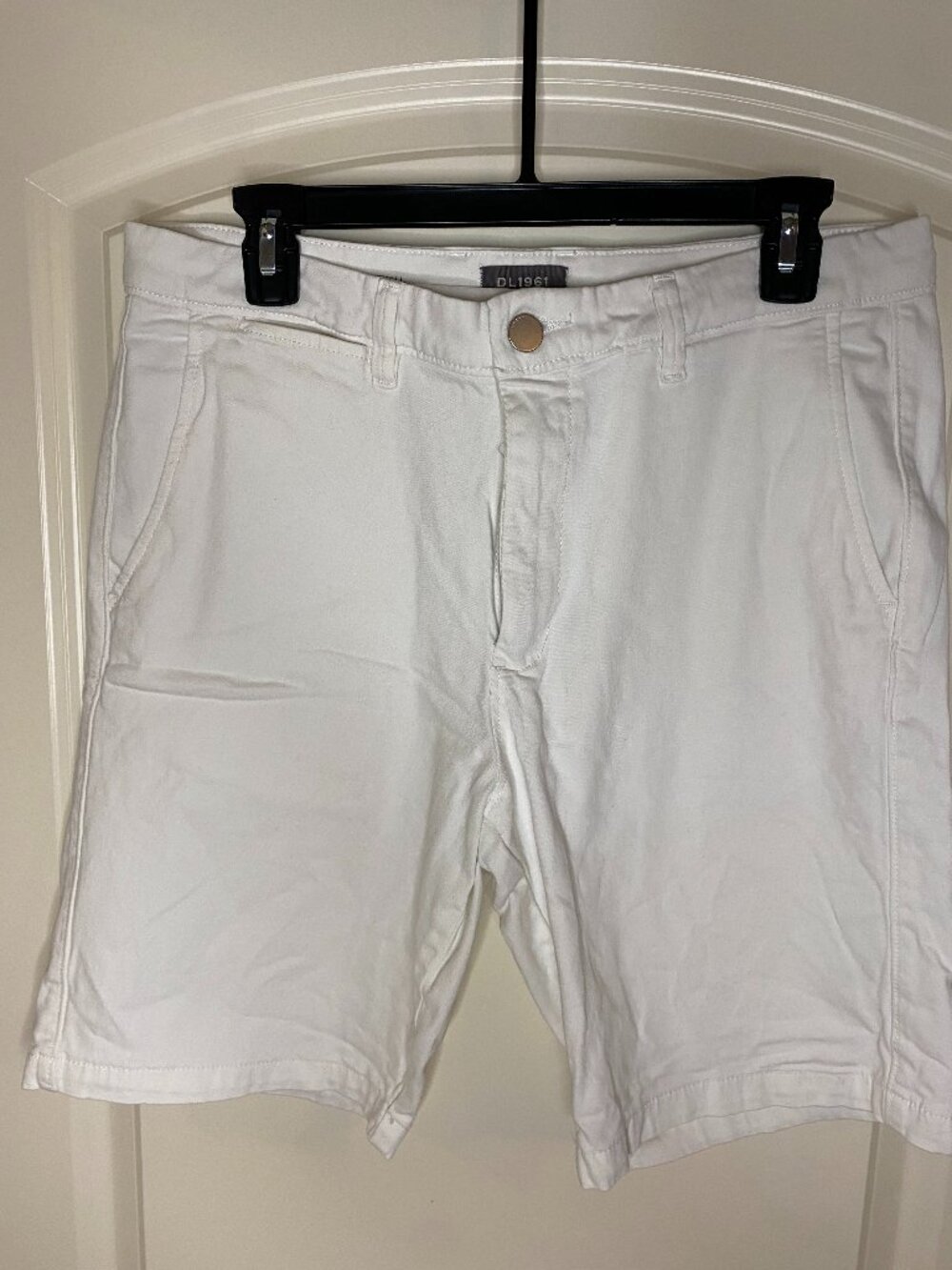 DL1961 white Chino Short Sz 34